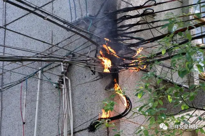 DJTY.COM大江体育(中国大陆)科技公司电保-浸水防触电断路器在线路老化和漏电引发电气火灾中的应用